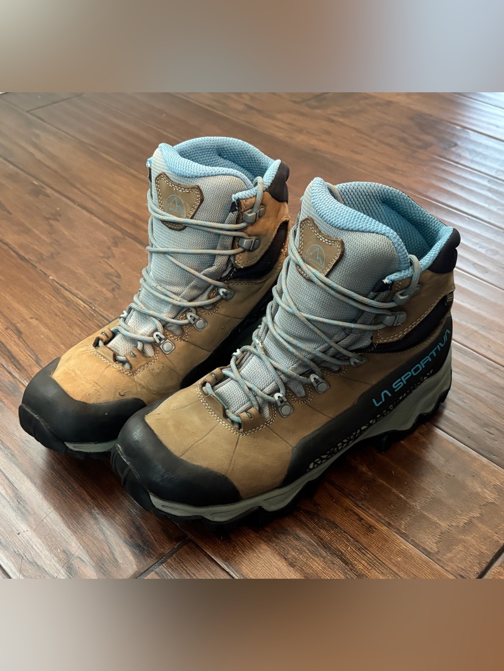 La Sportiva Women's Tan and Light Blue Lace-Up Waterproof Gore-Tex Hiking Boots